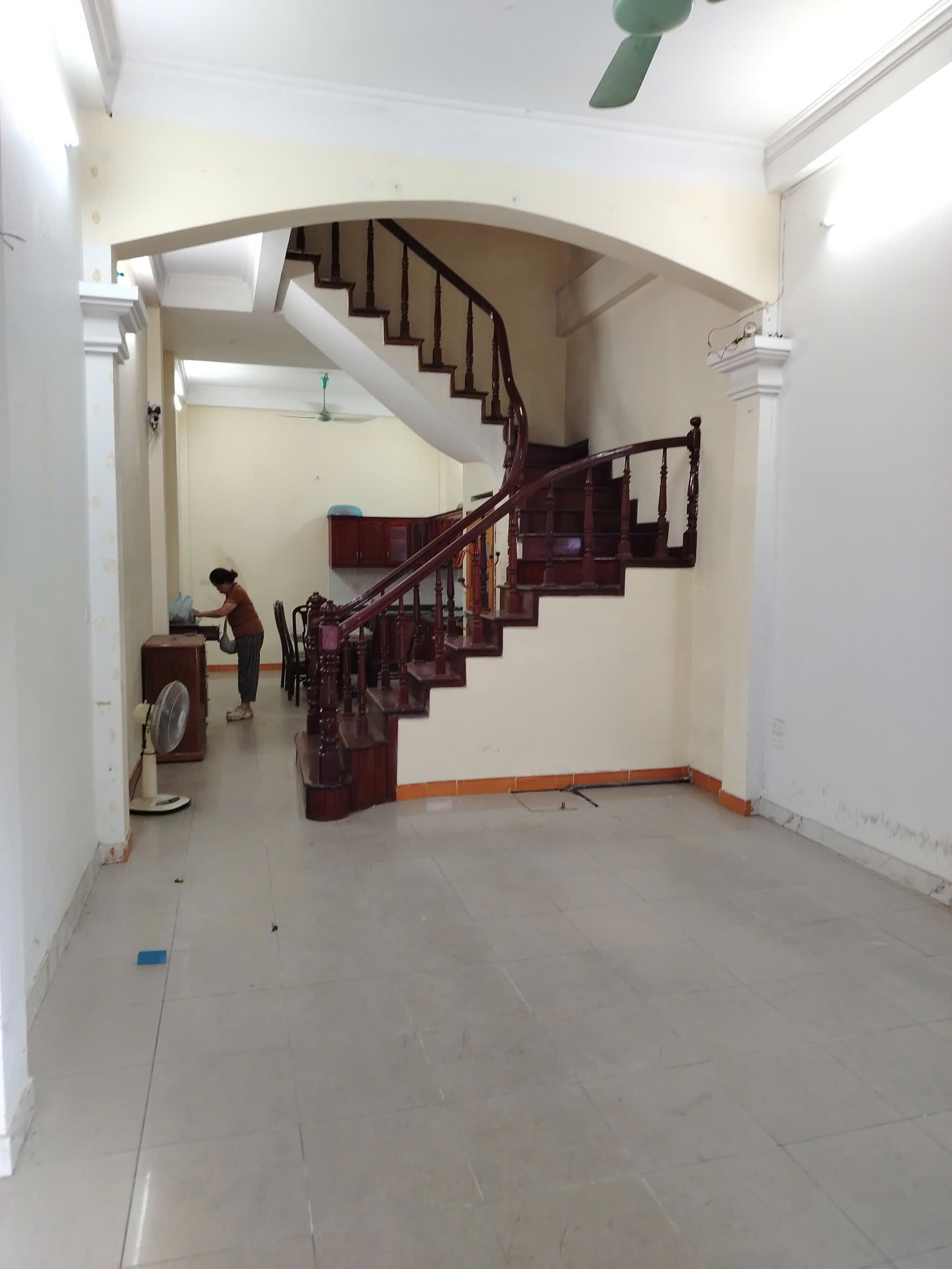 Cho thuê nhà liền kề 93 Hoàng Văn Thái làm VP, Trung tâm, KD online 4 tầng x 50m2, 4PN, 15tr - Ảnh chính